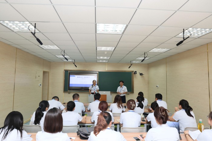 文学院举办青年教师教学技能大赛指导讲座